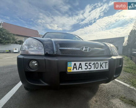 Черный Хендай Туксон, объемом двигателя 2 л и пробегом 218 тыс. км за 6700 $, фото 1 на Automoto.ua