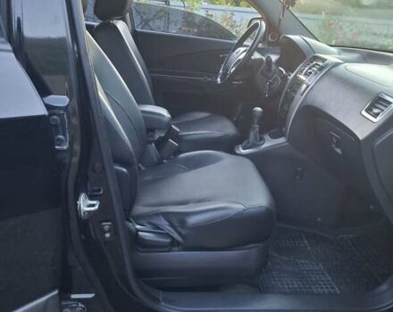 Черный Хендай Туксон, объемом двигателя 2 л и пробегом 197 тыс. км за 8000 $, фото 7 на Automoto.ua