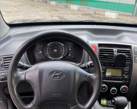 Чорний Хендай Туксон, об'ємом двигуна 1.98 л та пробігом 116 тис. км за 5500 $, фото 3 на Automoto.ua