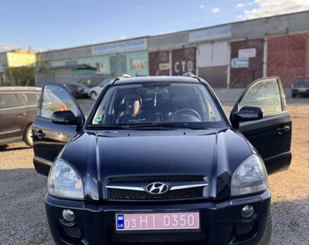 Черный Хендай Туксон, объемом двигателя 2 л и пробегом 215 тыс. км за 7900 $, фото 31 на Automoto.ua
