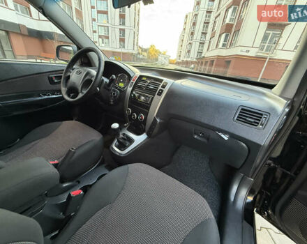 Чорний Хендай Туксон, об'ємом двигуна 2 л та пробігом 156 тис. км за 7850 $, фото 37 на Automoto.ua