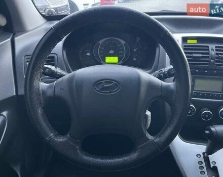 Хендай Туксон 2008 у Києві на Automoto.ua Чорний Хендай Туксон, об'ємом двигуна 2 л та пробігом 110 тис. км за 8750 $, фото 17 на Automoto.ua