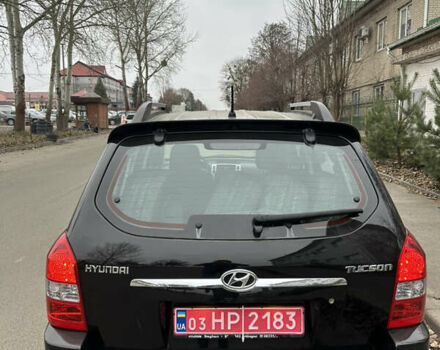 Черный Хендай Туксон, объемом двигателя 2 л и пробегом 136 тыс. км за 8500 $, фото 8 на Automoto.ua