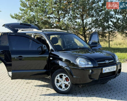 Хендай Туксон 2008 в Радехове на Automoto.ua Черный Хендай Туксон, объемом двигателя 1.98 л и пробегом 370 тыс. км за 7350 $, фото 94 на Automoto.ua