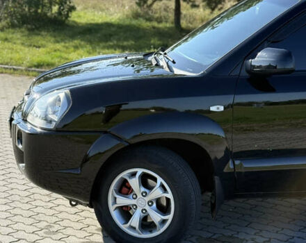 Хендай Туксон 2008 в Радехове на Automoto.ua Черный Хендай Туксон, объемом двигателя 1.98 л и пробегом 370 тыс. км за 7350 $, фото 44 на Automoto.ua