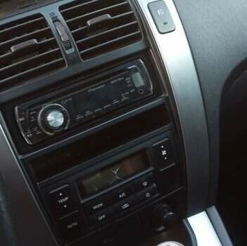 Черный Хендай Туксон, объемом двигателя 2 л и пробегом 187 тыс. км за 8800 $, фото 12 на Automoto.ua