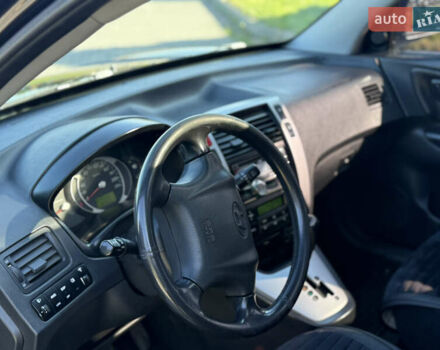 Хендай Туксон 2008 в Радехове на Automoto.ua Черный Хендай Туксон, объемом двигателя 1.98 л и пробегом 370 тыс. км за 7350 $, фото 65 на Automoto.ua