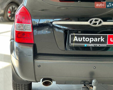 Черный Хендай Туксон, объемом двигателя 2.7 л и пробегом 158 тыс. км за 7940 $, фото 9 на Automoto.ua