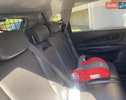 Чорний Хендай Туксон, об'ємом двигуна 1.99 л та пробігом 230 тис. км за 8000 $, фото 6 на Automoto.ua