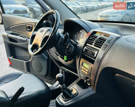 Чорний Хендай Туксон, об'ємом двигуна 2 л та пробігом 186 тис. км за 8300 $, фото 22 на Automoto.ua
