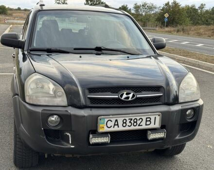 Чорний Хендай Туксон, об'ємом двигуна 2 л та пробігом 291 тис. км за 5400 $, фото 1 на Automoto.ua