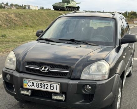 Чорний Хендай Туксон, об'ємом двигуна 2 л та пробігом 291 тис. км за 5400 $, фото 2 на Automoto.ua
