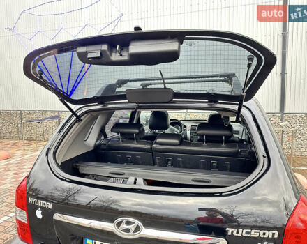 Чорний Хендай Туксон, об'ємом двигуна 2.66 л та пробігом 395 тис. км за 9950 $, фото 11 на Automoto.ua