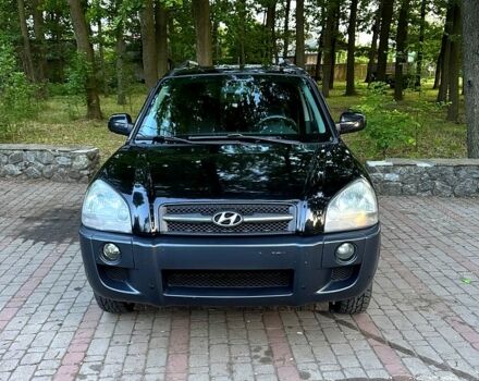 Чорний Хендай Туксон, об'ємом двигуна 2 л та пробігом 267 тис. км за 8200 $, фото 1 на Automoto.ua