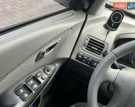 Черный Хендай Туксон, объемом двигателя 2 л и пробегом 107 тыс. км за 8900 $, фото 34 на Automoto.ua