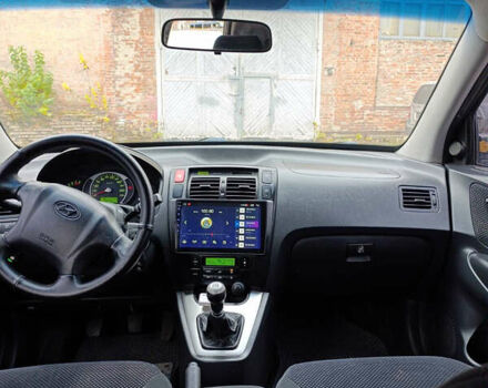 Чорний Хендай Туксон, об'ємом двигуна 0 л та пробігом 172 тис. км за 8500 $, фото 6 на Automoto.ua