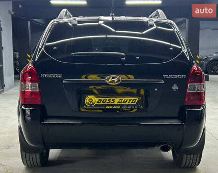Чорний Хендай Туксон, об'ємом двигуна 1.98 л та пробігом 224 тис. км за 7800 $, фото 4 на Automoto.ua