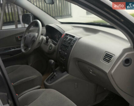 Чорний Хендай Туксон, об'ємом двигуна 2 л та пробігом 107 тис. км за 8500 $, фото 14 на Automoto.ua