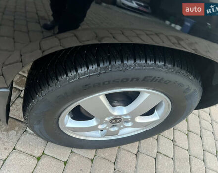 Черный Хендай Туксон, объемом двигателя 2 л и пробегом 276 тыс. км за 7450 $, фото 19 на Automoto.ua