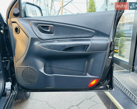 Чорний Хендай Туксон, об'ємом двигуна 2 л та пробігом 186 тис. км за 8300 $, фото 23 на Automoto.ua