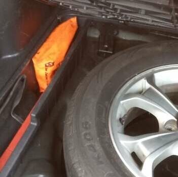 Черный Хендай Туксон, объемом двигателя 2 л и пробегом 187 тыс. км за 8800 $, фото 4 на Automoto.ua