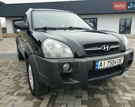 Чорний Хендай Туксон, об'ємом двигуна 2 л та пробігом 225 тис. км за 8000 $, фото 1 на Automoto.ua