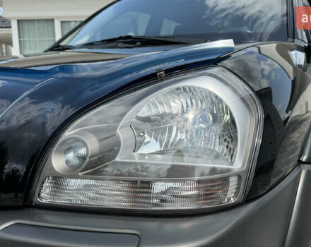 Черный Хендай Туксон, объемом двигателя 2 л и пробегом 67 тыс. км за 9999 $, фото 2 на Automoto.ua