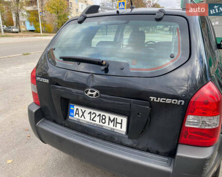 Чорний Хендай Туксон, об'ємом двигуна 1.98 л та пробігом 116 тис. км за 5500 $, фото 2 на Automoto.ua