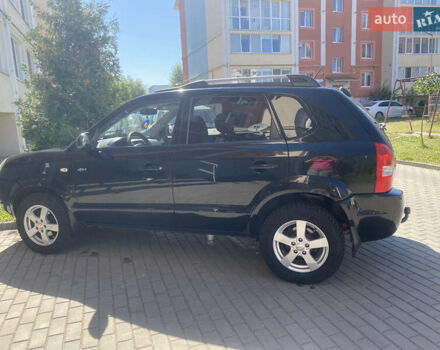 Чорний Хендай Туксон, об'ємом двигуна 1.99 л та пробігом 230 тис. км за 8000 $, фото 2 на Automoto.ua