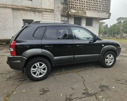 Чорний Хендай Туксон, об'ємом двигуна 2 л та пробігом 186 тис. км за 8300 $, фото 5 на Automoto.ua