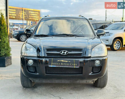 Чорний Хендай Туксон, об'ємом двигуна 2 л та пробігом 186 тис. км за 8300 $, фото 6 на Automoto.ua