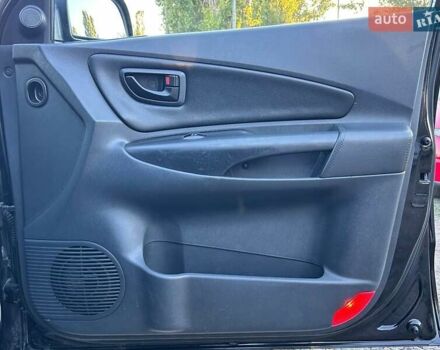 Черный Хендай Туксон, объемом двигателя 2 л и пробегом 230 тыс. км за 7500 $, фото 29 на Automoto.ua