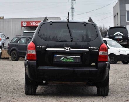 Чорний Хендай Туксон, об'ємом двигуна 2 л та пробігом 204 тис. км за 8650 $, фото 2 на Automoto.ua