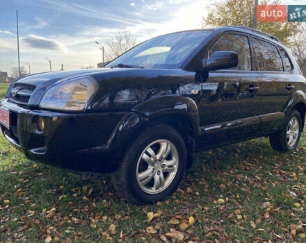 Хендай Туксон 2008 у Рівному на Automoto.ua Чорний Хендай Туксон, об'ємом двигуна 2 л та пробігом 165 тис. км за 7800 $, фото 16 на Automoto.ua