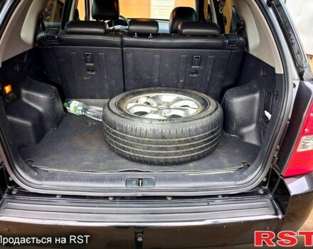 Чорний Хендай Туксон, об'ємом двигуна 2 л та пробігом 208 тис. км за 7500 $, фото 8 на Automoto.ua