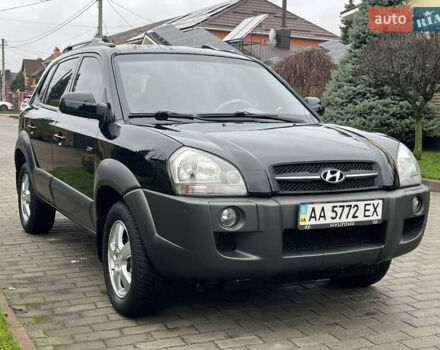 Черный Хендай Туксон, объемом двигателя 2 л и пробегом 107 тыс. км за 8900 $, фото 5 на Automoto.ua