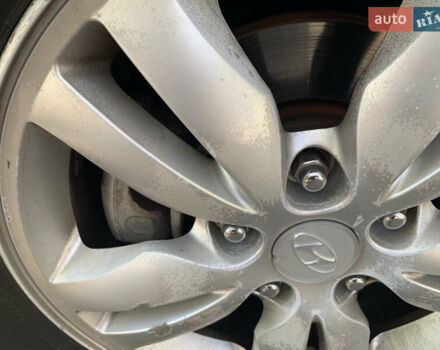 Черный Хендай Туксон, объемом двигателя 1.98 л и пробегом 260 тыс. км за 7777 $, фото 22 на Automoto.ua