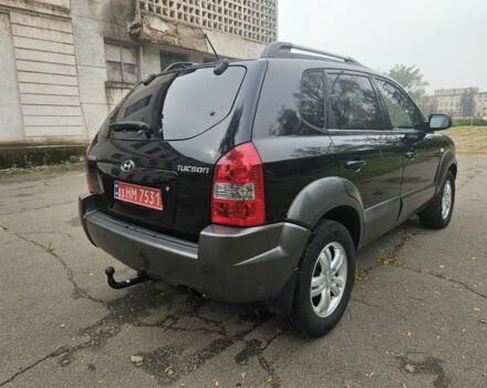 Чорний Хендай Туксон, об'ємом двигуна 2 л та пробігом 186 тис. км за 8300 $, фото 6 на Automoto.ua