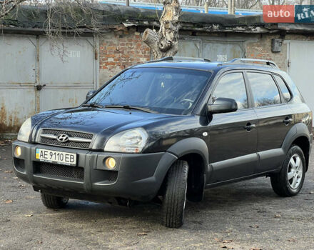 Чорний Хендай Туксон, об'ємом двигуна 2 л та пробігом 240 тис. км за 8500 $, фото 11 на Automoto.ua