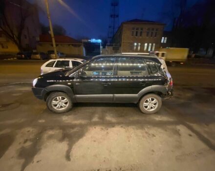 Черный Хендай Туксон, объемом двигателя 2 л и пробегом 136 тыс. км за 2500 $, фото 10 на Automoto.ua