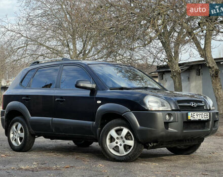 Чорний Хендай Туксон, об'ємом двигуна 2 л та пробігом 240 тис. км за 8500 $, фото 2 на Automoto.ua