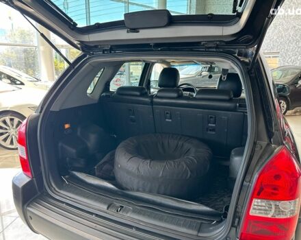 Хендай Туксон 2008 в Одессе на Automoto.ua Черный Хендай Туксон, объемом двигателя 2.7 л и пробегом 158 тыс. км за 7940 $, фото 12 на Automoto.ua