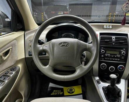 Черный Хендай Туксон, объемом двигателя 2 л и пробегом 224 тыс. км за 7800 $, фото 11 на Automoto.ua