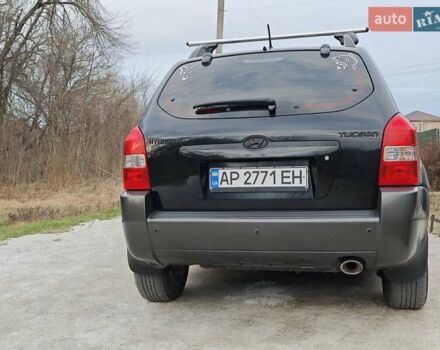 Черный Хендай Туксон, объемом двигателя 2 л и пробегом 182 тыс. км за 9000 $, фото 3 на Automoto.ua