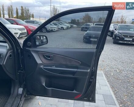 Хендай Туксон 2008 у Києві на Automoto.ua Чорний Хендай Туксон, об'ємом двигуна 2 л та пробігом 110 тис. км за 8750 $, фото 29 на Automoto.ua