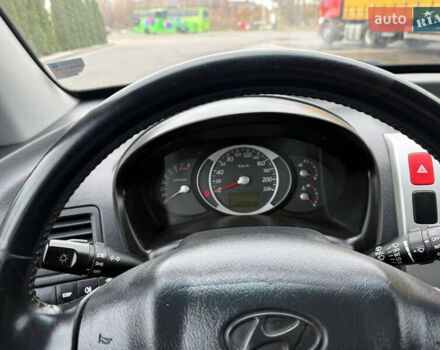 Черный Хендай Туксон, объемом двигателя 1.98 л и пробегом 205 тыс. км за 7950 $, фото 15 на Automoto.ua