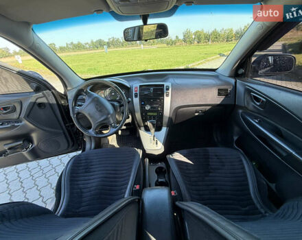 Хендай Туксон 2008 в Радехове на Automoto.ua Черный Хендай Туксон, объемом двигателя 1.98 л и пробегом 370 тыс. км за 7350 $, фото 77 на Automoto.ua