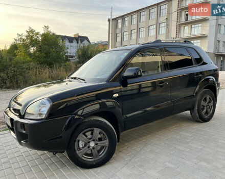 Чорний Хендай Туксон, об'ємом двигуна 1.98 л та пробігом 185 тис. км за 7199 $, фото 3 на Automoto.ua