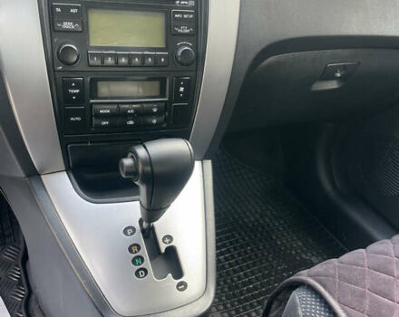 Черный Хендай Туксон, объемом двигателя 1.98 л и пробегом 177 тыс. км за 7600 $, фото 19 на Automoto.ua