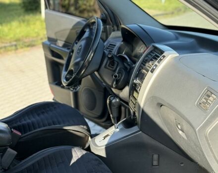 Хендай Туксон 2008 в Радехове на Automoto.ua Черный Хендай Туксон, объемом двигателя 2 л и пробегом 370 тыс. км за 7350 $, фото 10 на Automoto.ua